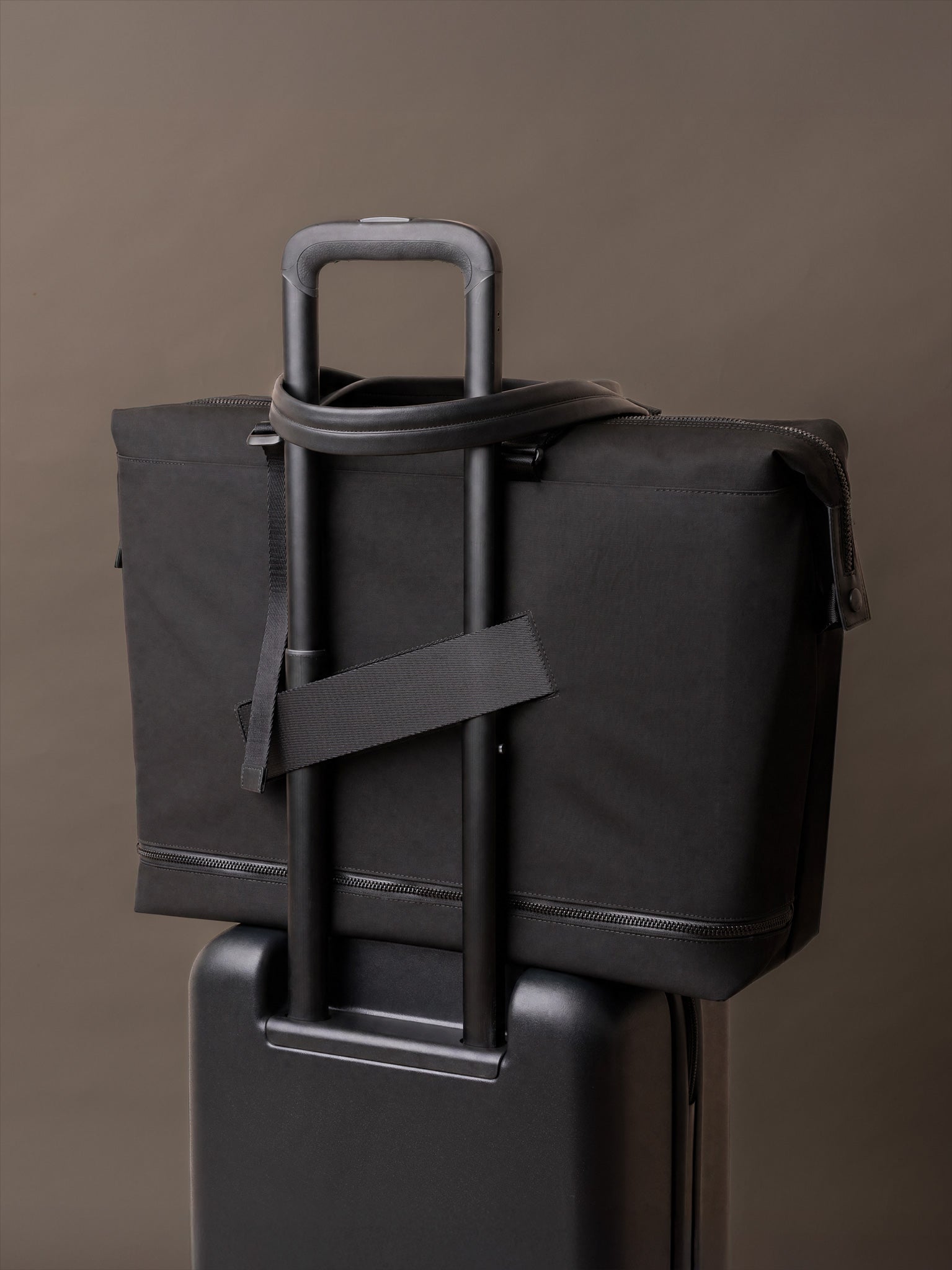 Convertible tote with optional backpack straps for work and travel