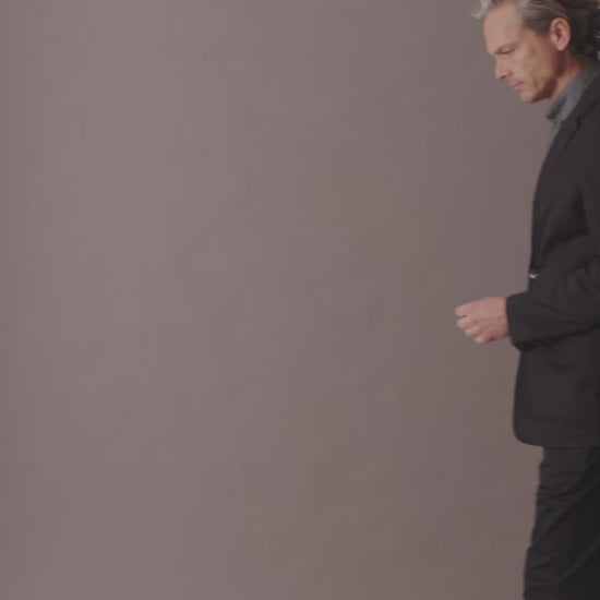 Video showcasing Émigré The Cotton Studio Blazer for men
