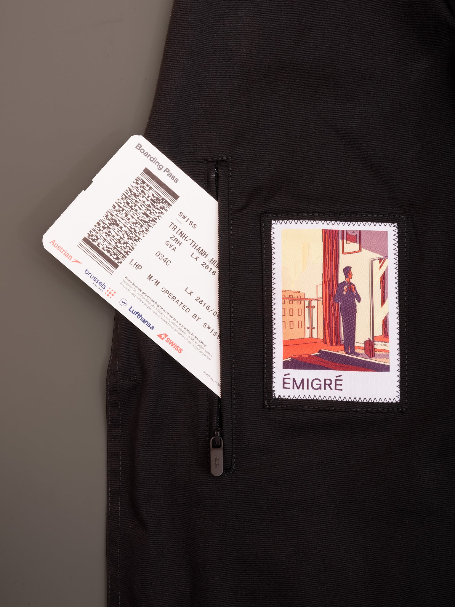 Zippered interior security pocket on the men’s cotton blazer