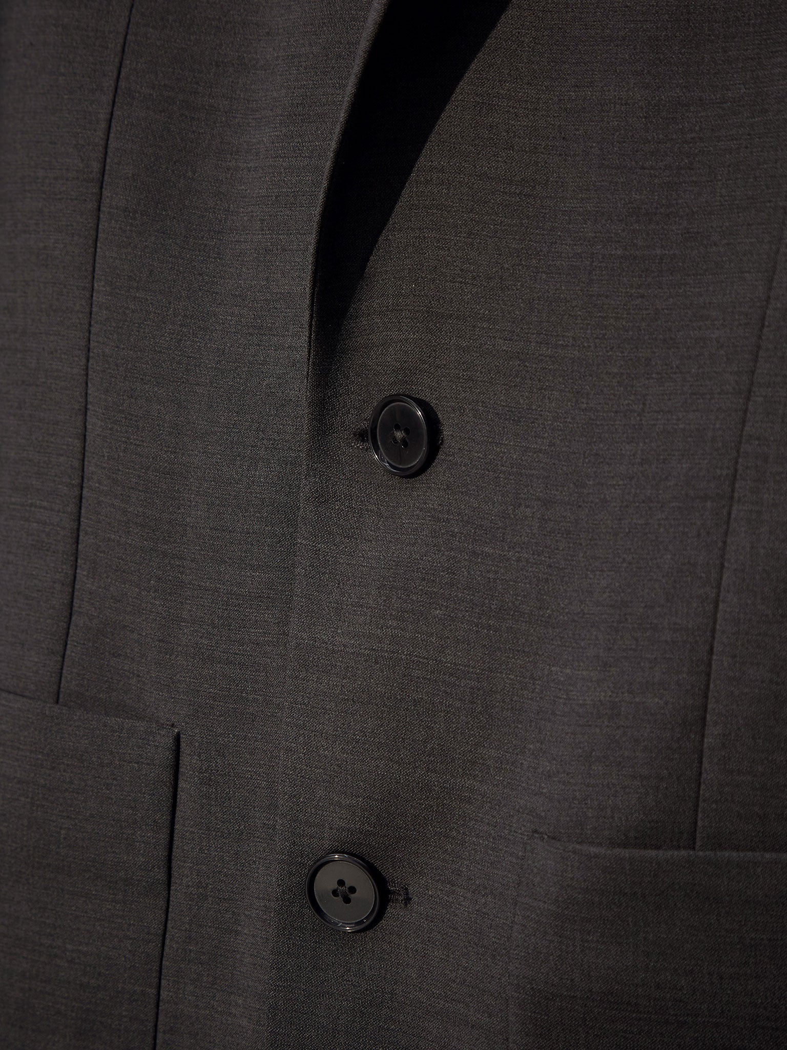 Versatile mens grey travel blazer with lightweight fabric and smooth lining